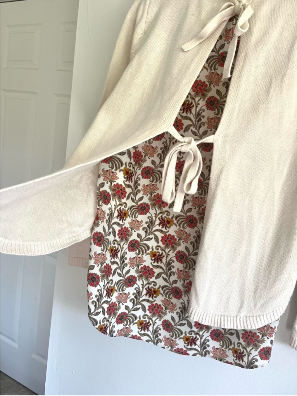 LOFT Layered Cream Floral Knit Sweater Top Minimalist Casual Preppy Size XS - Picture 7 of 7